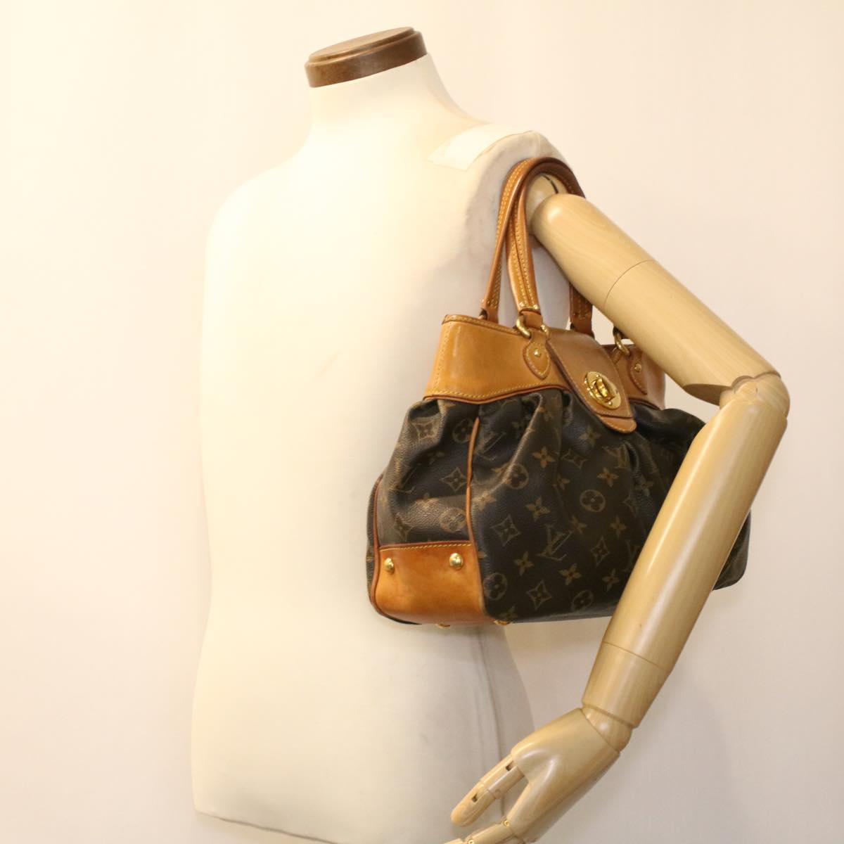 LOUIS VUITTON Monogram Boetie PM Shoulder Bag M45715 LV Auth 36812