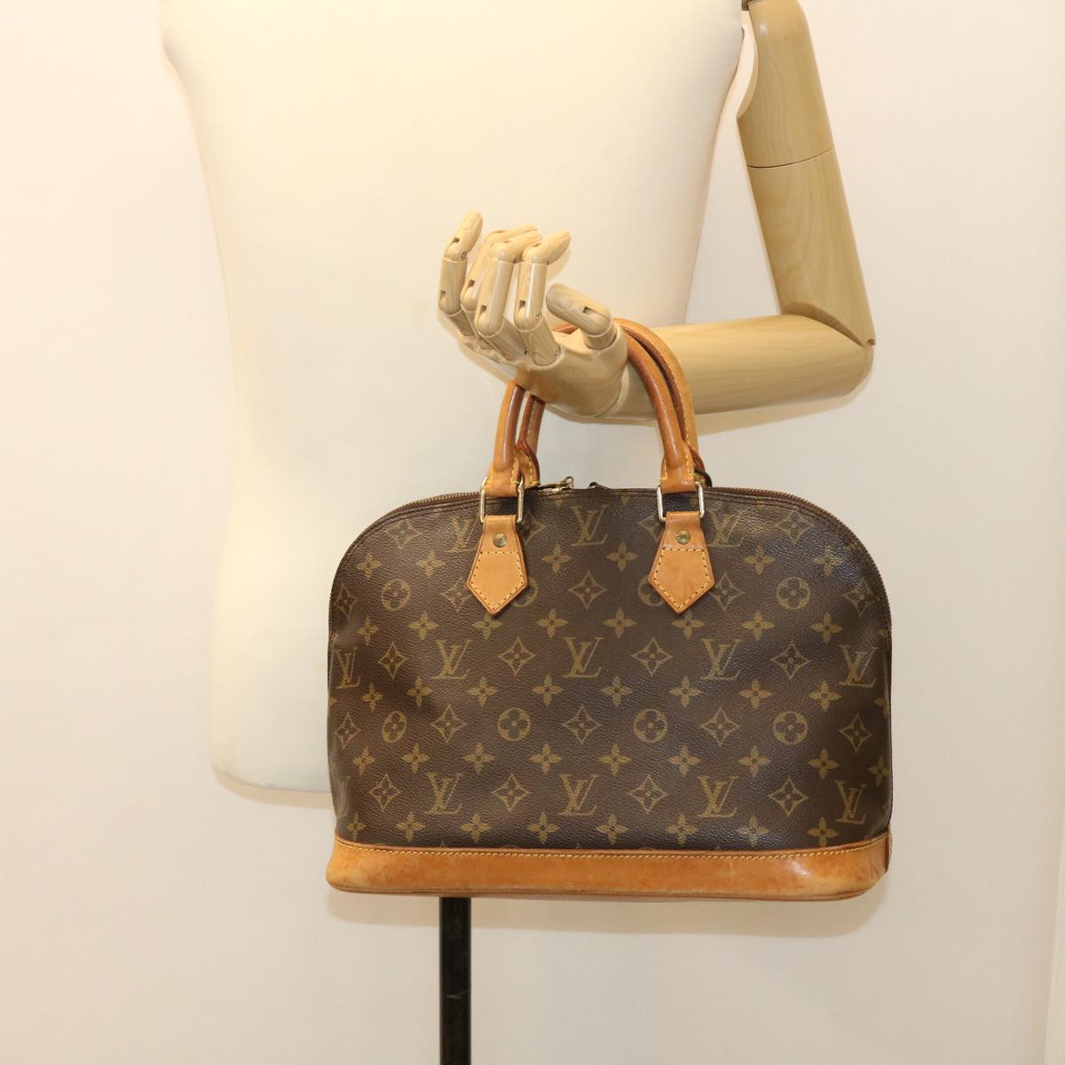 LOUIS VUITTON Monogram Alma Hand Bag M51130 LV Auth 36900