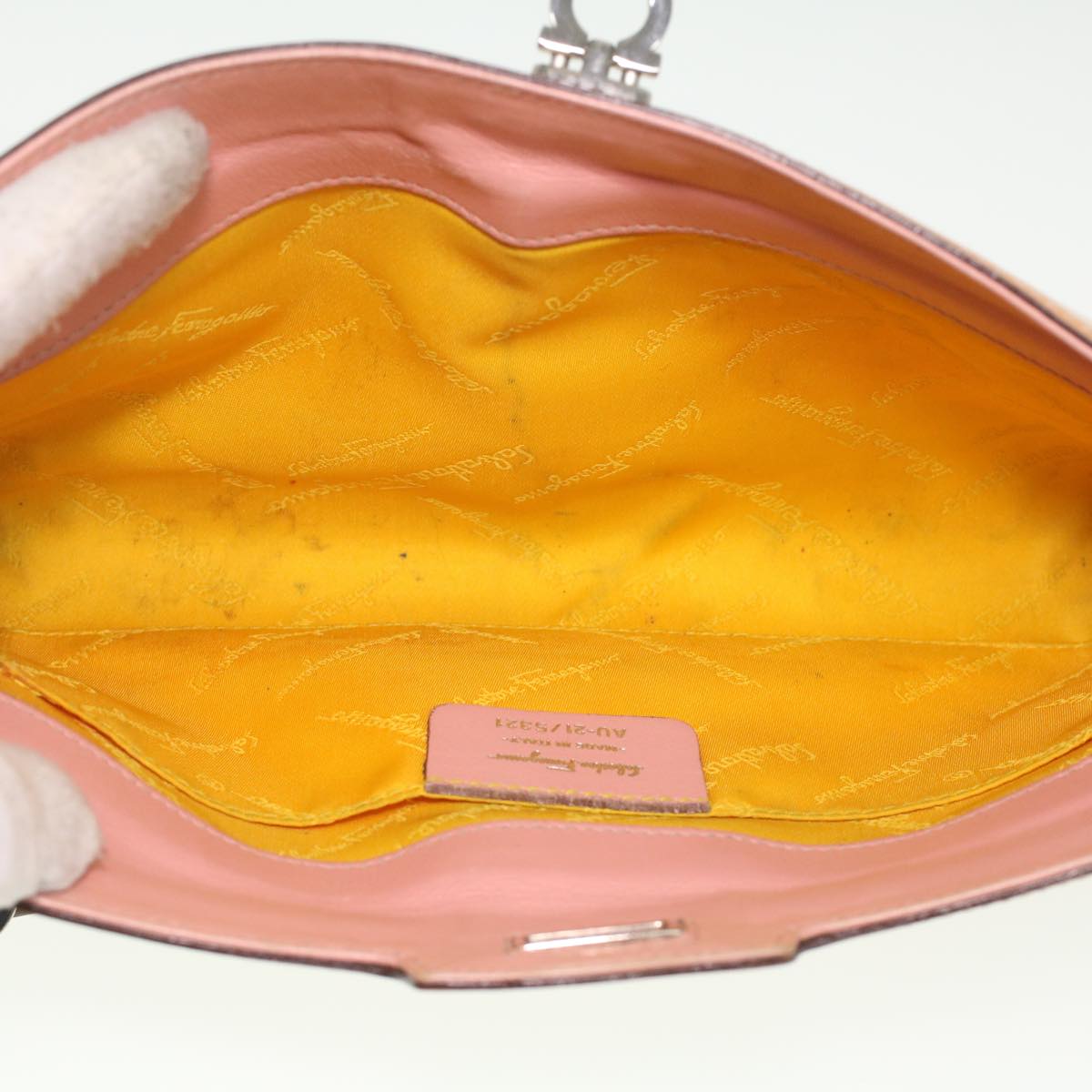 Salvatore Ferragamo Monogram Vernis Shoulder Bag Pink AU-21/5321 Auth 37032