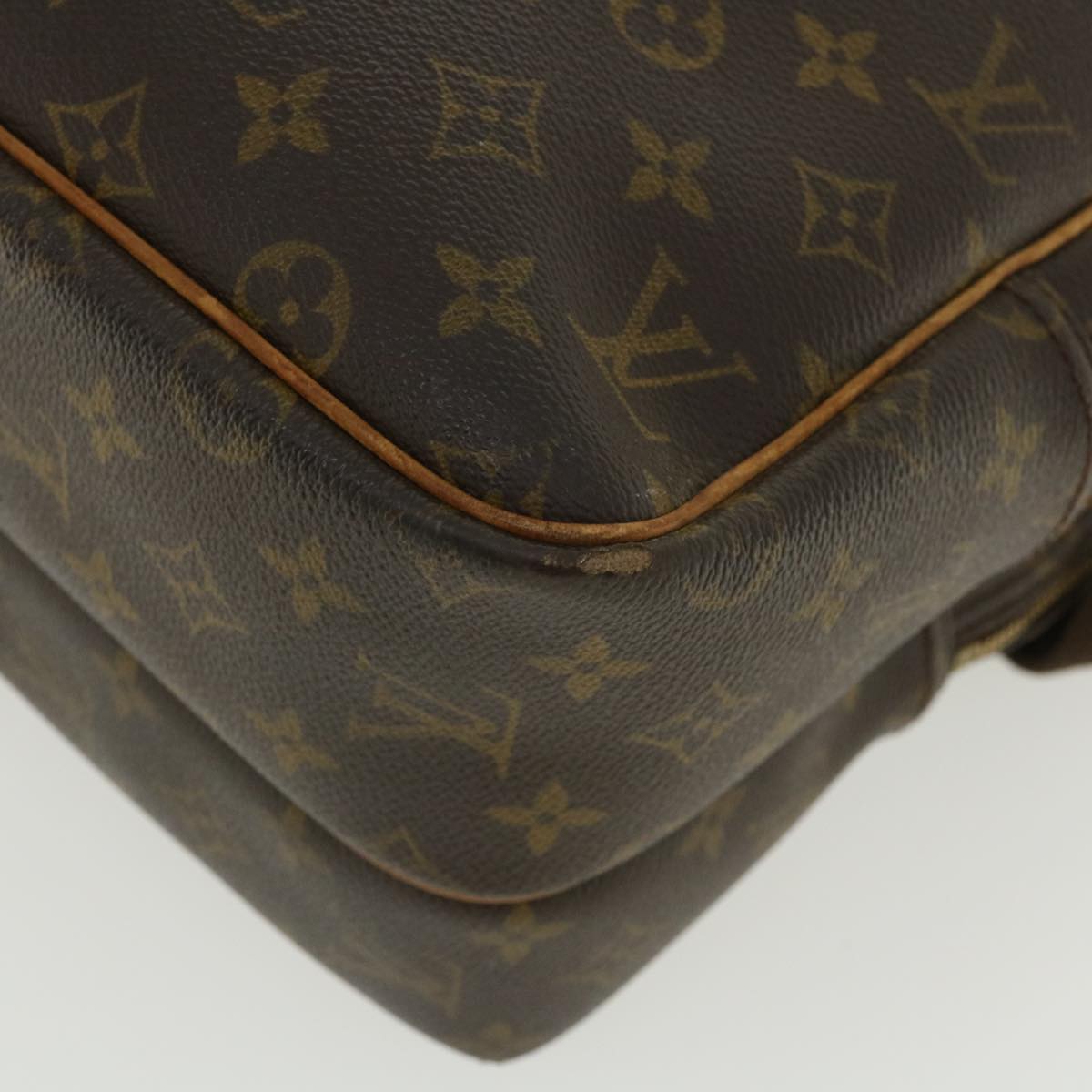 LOUIS VUITTON Monogram Reporter GM Shoulder Bag M45252 LV Auth 37086