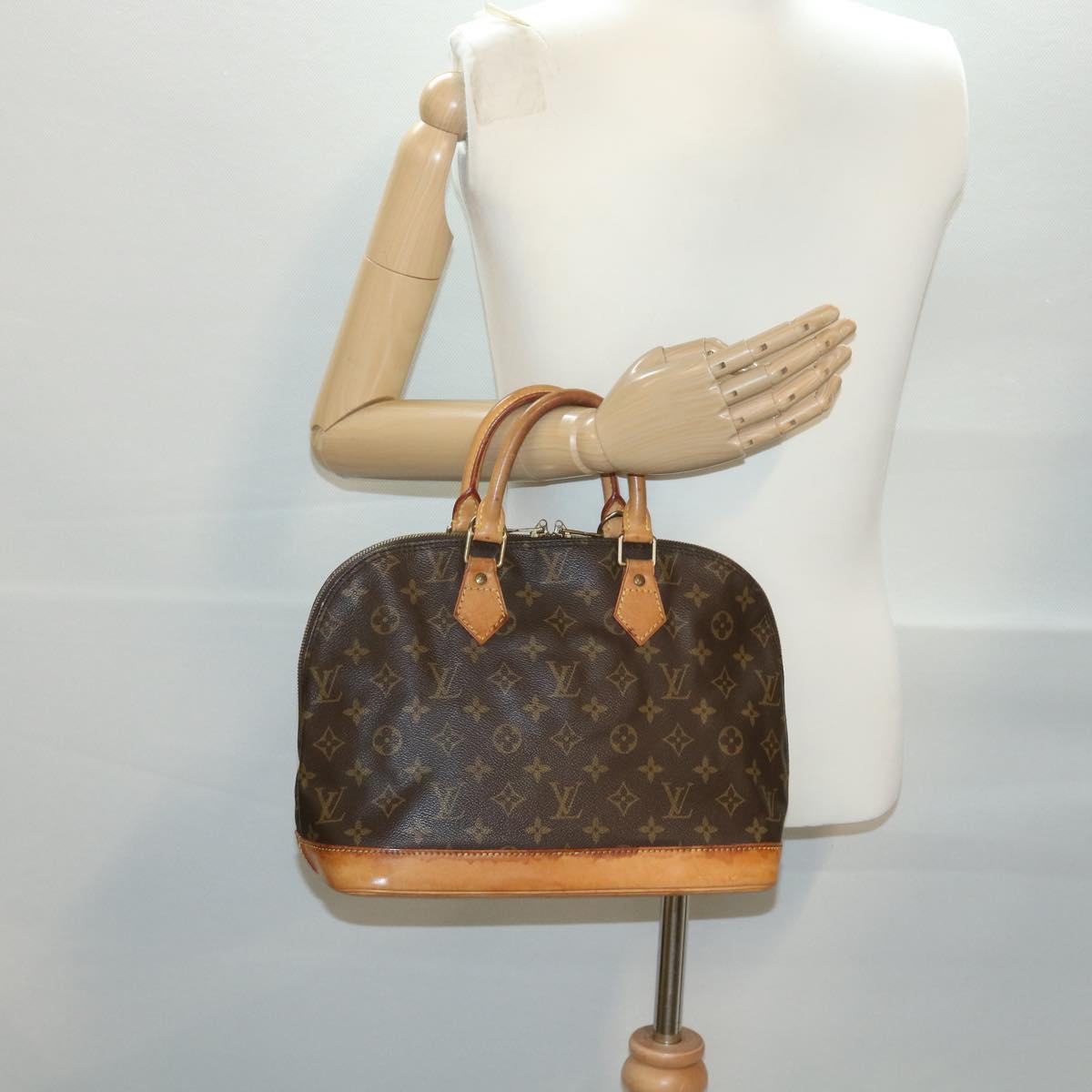 LOUIS VUITTON Monogram Alma Hand Bag M51130 LV Auth 37124