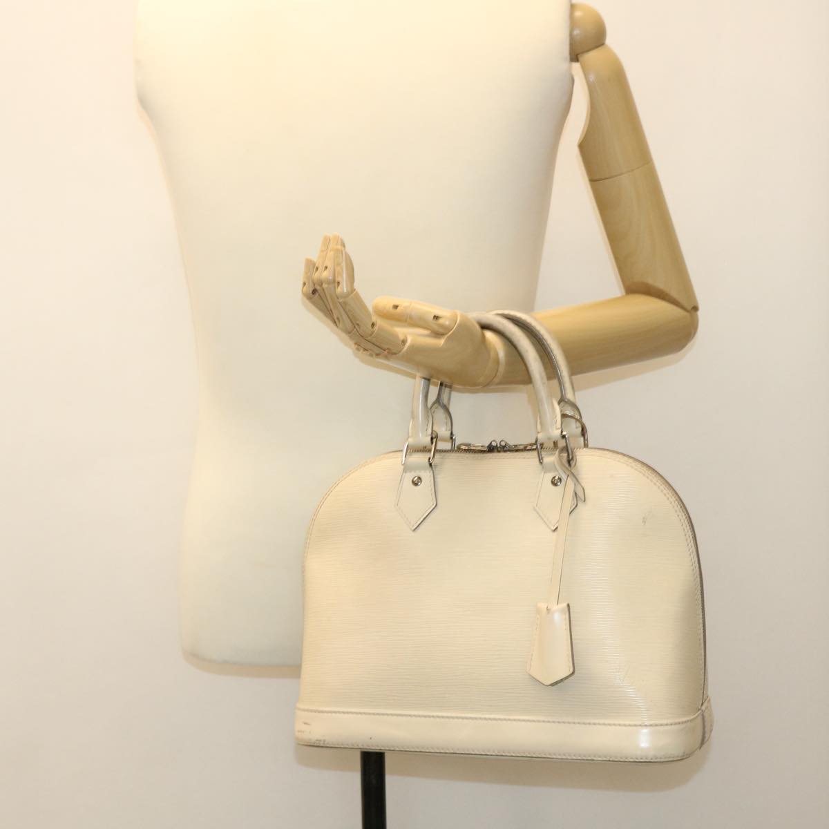 LOUIS VUITTON Epi Alma Hand Bag White M4030J LV Auth 37284