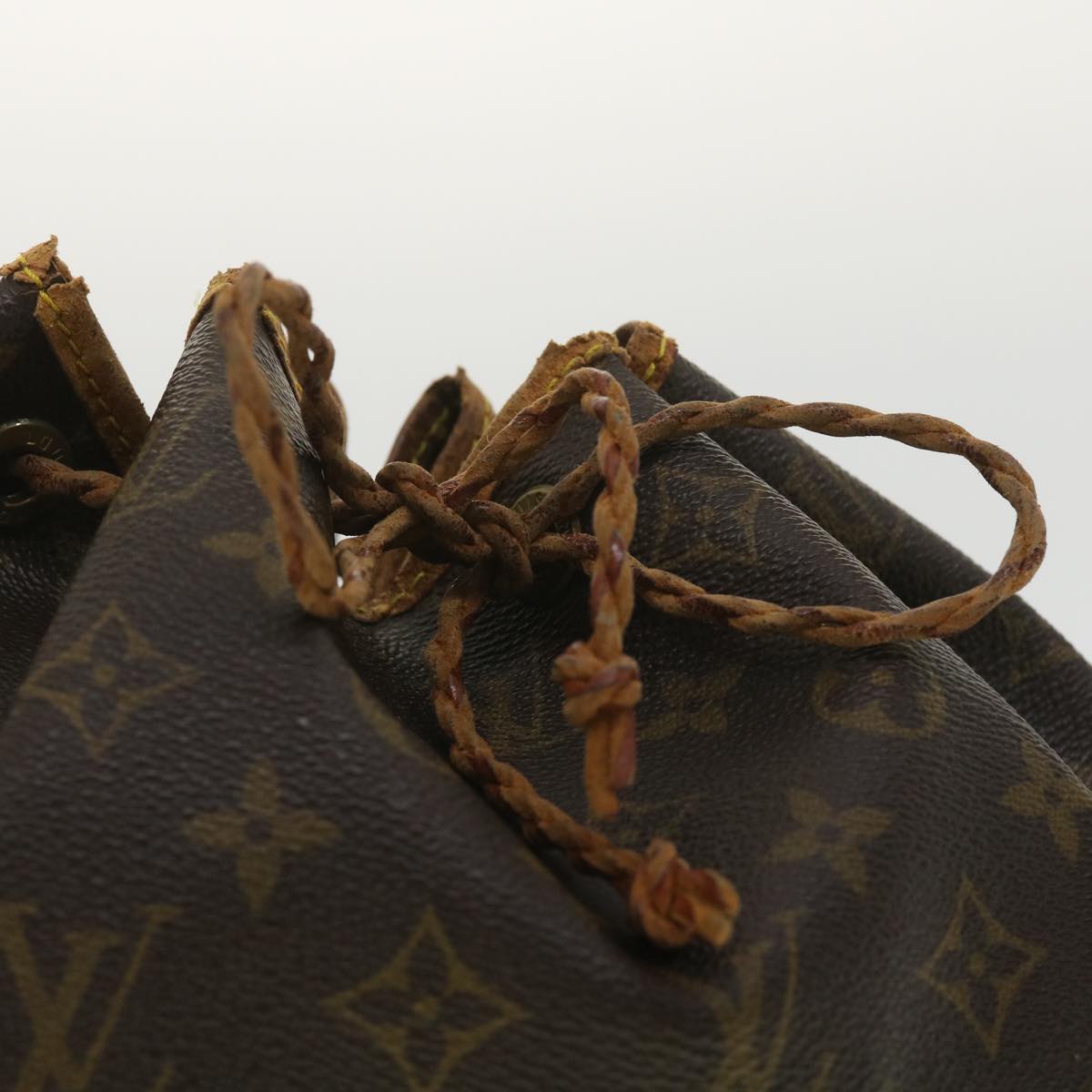 LOUIS VUITTON Monogram Petit Noe Shoulder Bag M42226 LV Auth 37581