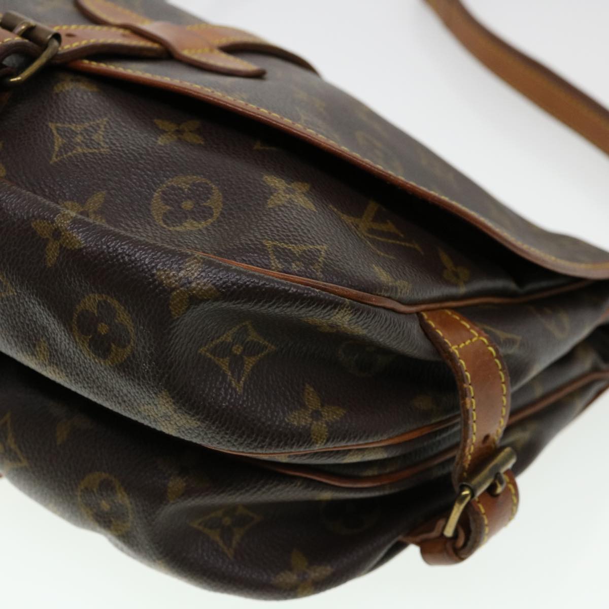 LOUIS VUITTON Monogram Saumur 30 Shoulder Bag M42256 LV Auth 37795