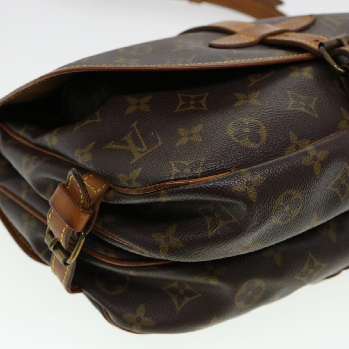 LOUIS VUITTON Monogram Saumur 30 Shoulder Bag M42256 LV Auth 37795