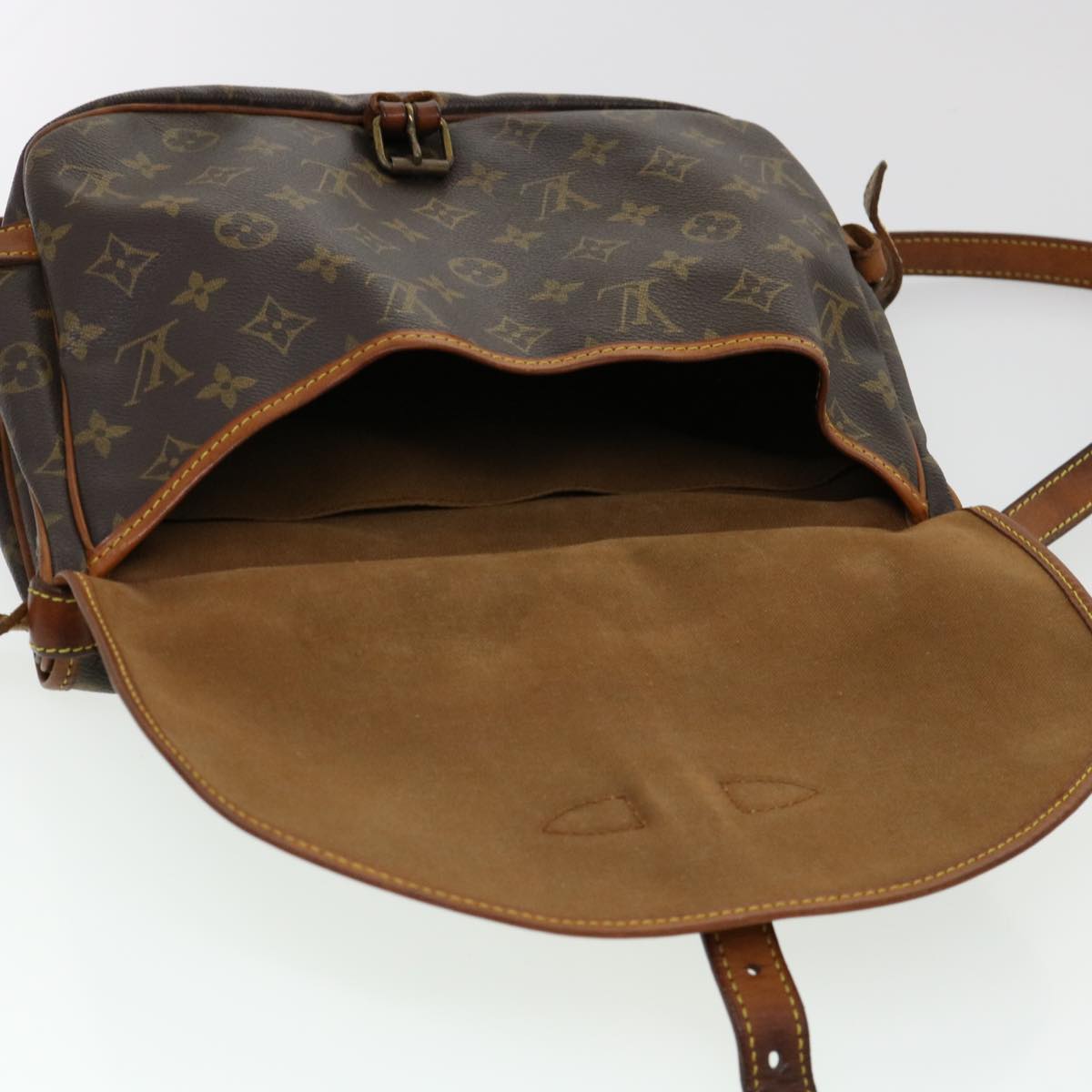 LOUIS VUITTON Monogram Saumur 30 Shoulder Bag M42256 LV Auth 37795