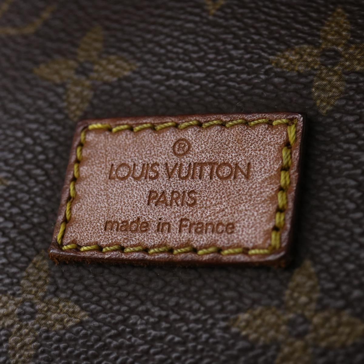 LOUIS VUITTON Monogram Saumur 30 Shoulder Bag M42256 LV Auth 37795