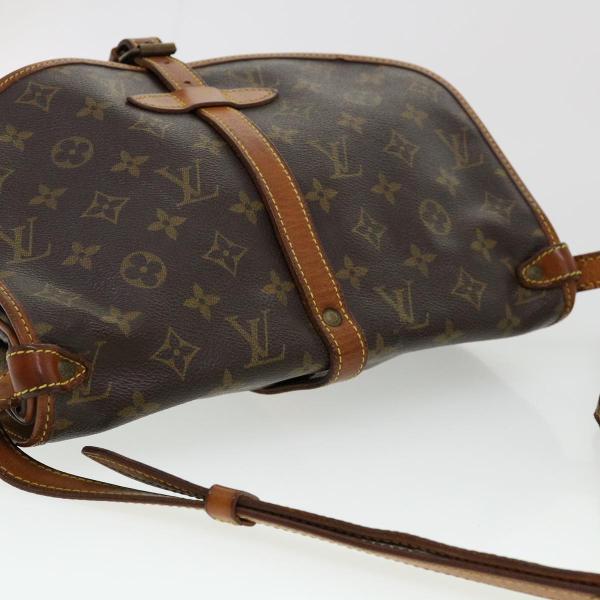 LOUIS VUITTON Monogram Saumur 30 Shoulder Bag M42256 LV Auth 37795