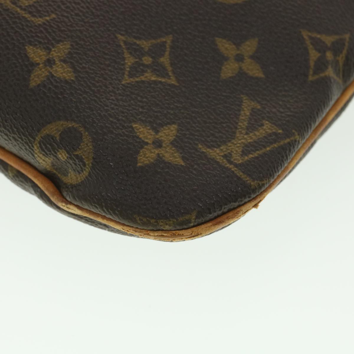 LOUIS VUITTON Monogram Pochette Bosphore Shoulder Bag M40044 LV Auth 37912