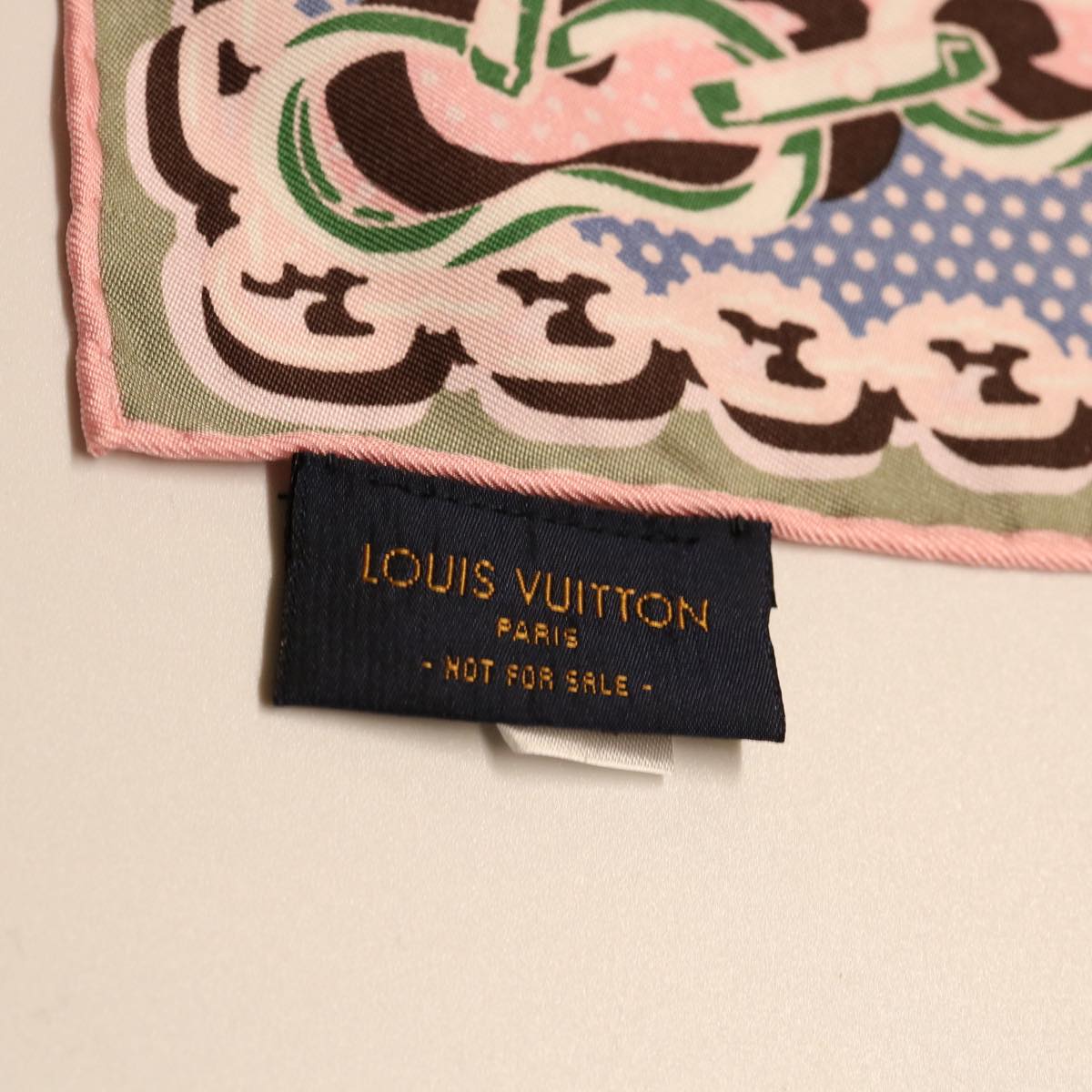 LOUIS VUITTON Boyfriend Pop Monogram Scarf Silk Rose Fluo Pink LV Auth 38117