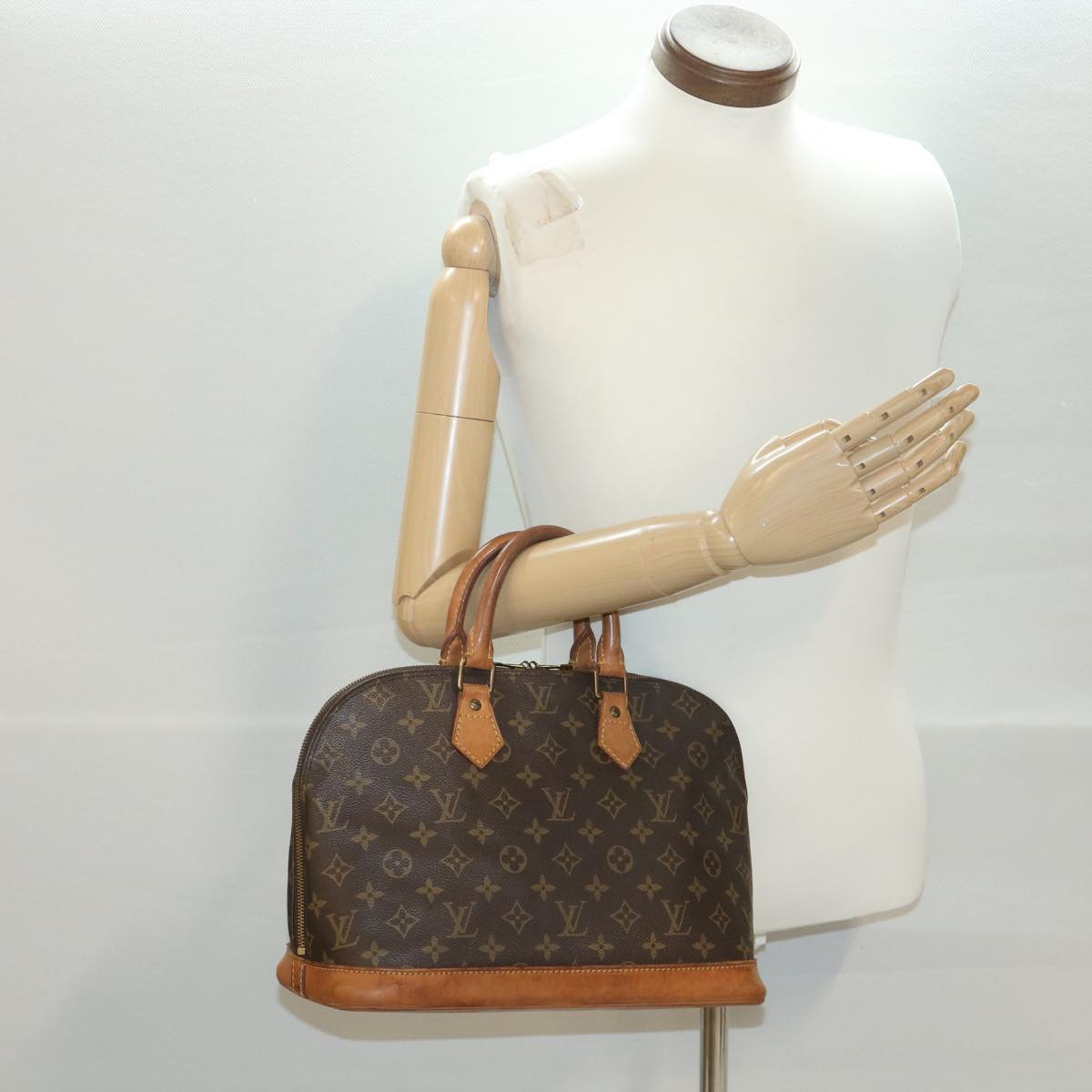 LOUIS VUITTON Monogram Alma Hand Bag M51130 LV Auth 38154