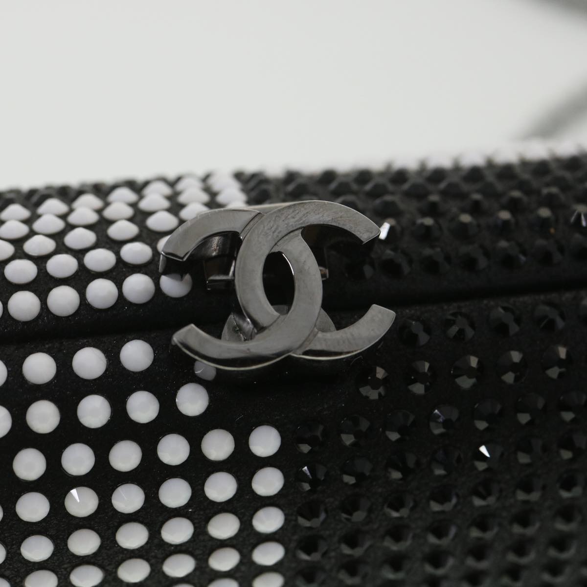 CHANEL Chain Shoulder Bag Stone Black White CC Auth 38174A