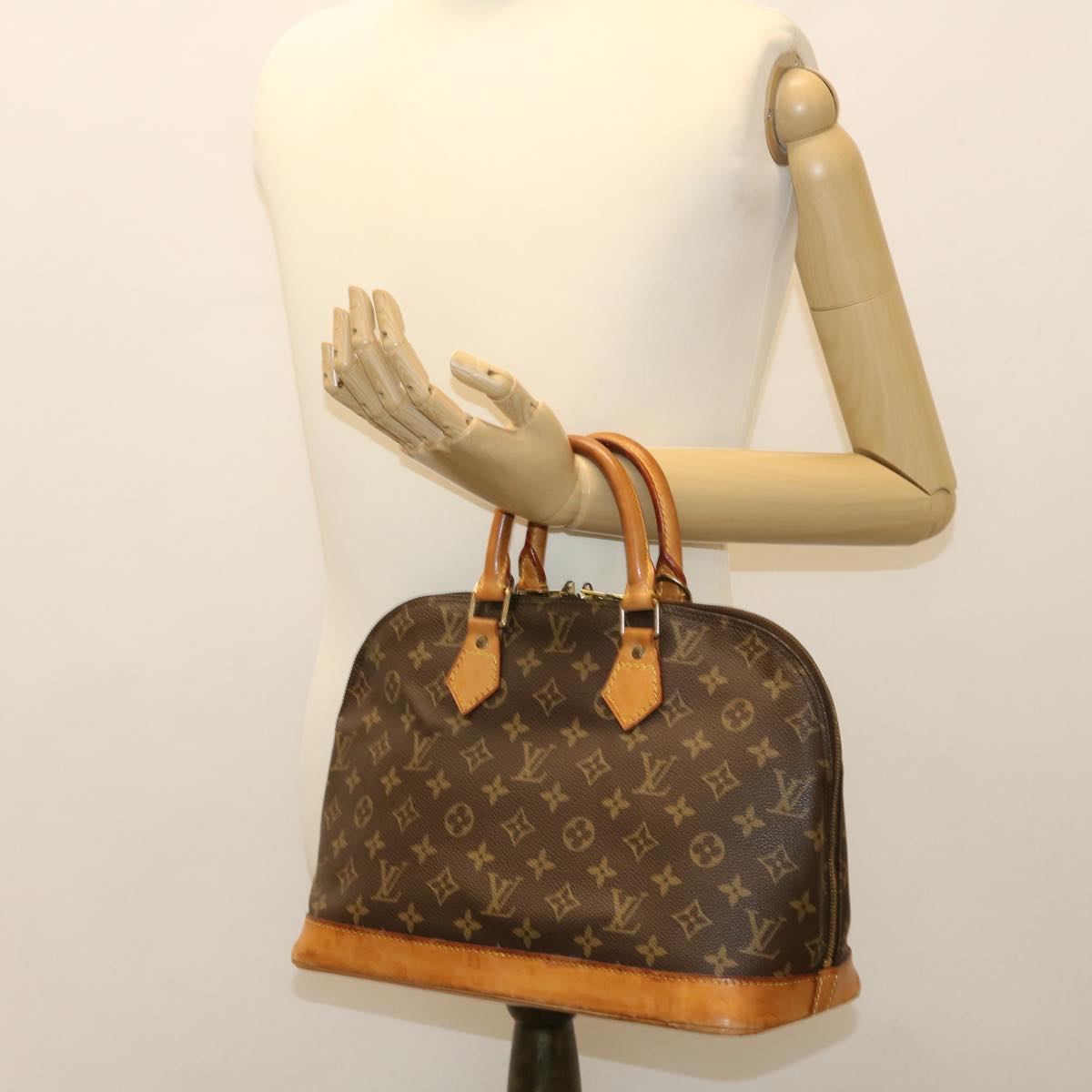 LOUIS VUITTON Monogram Alma Hand Bag M51130 LV Auth 38219