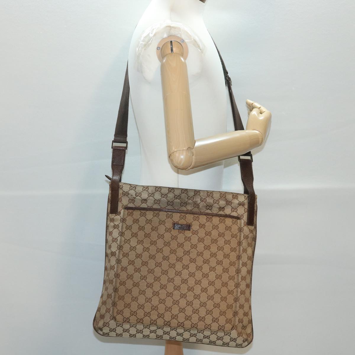 GUCCI GG Canvas Shoulder Bag Beige 122791 Auth 38436