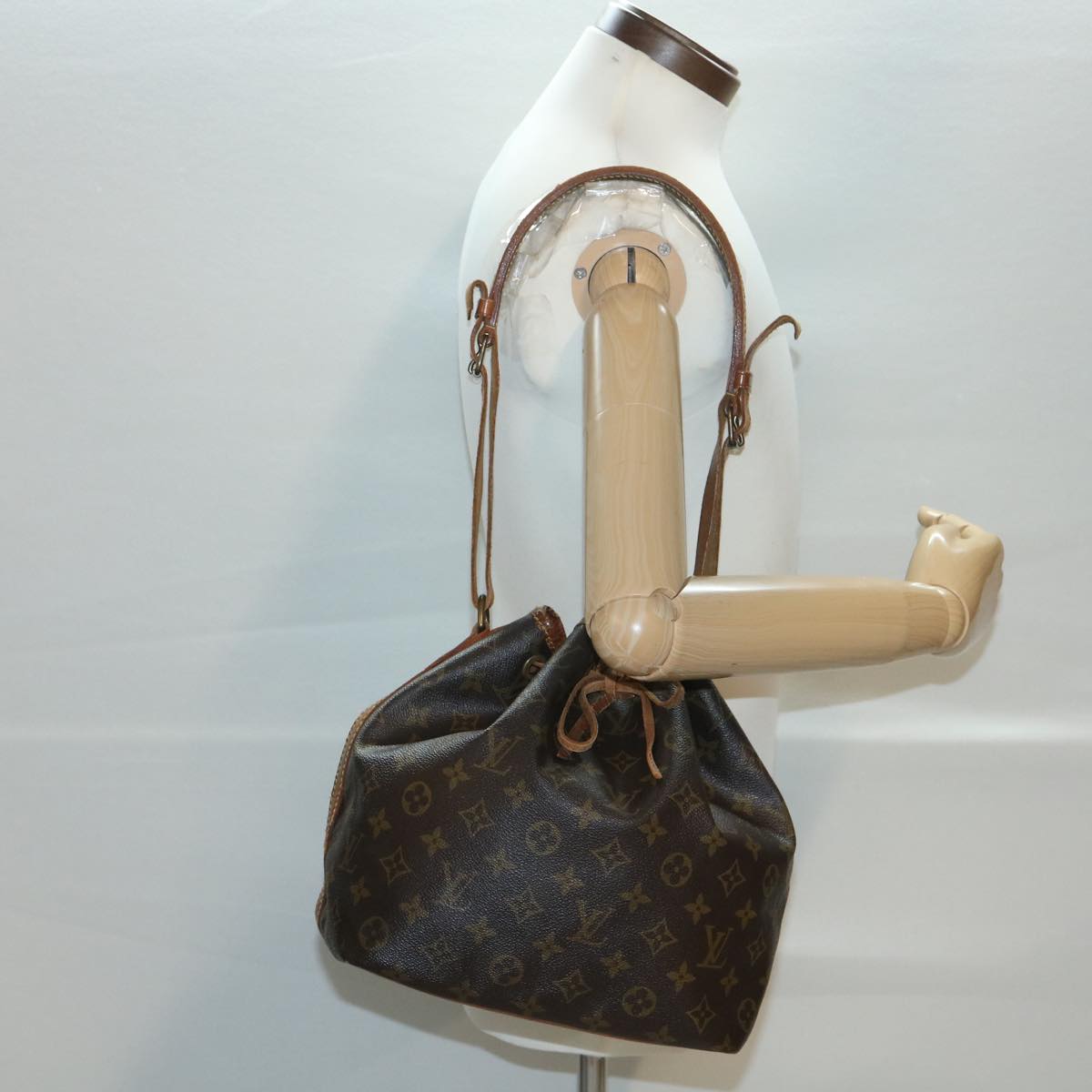 LOUIS VUITTON Monogram Petit Noe Shoulder Bag M42226 LV Auth 38442