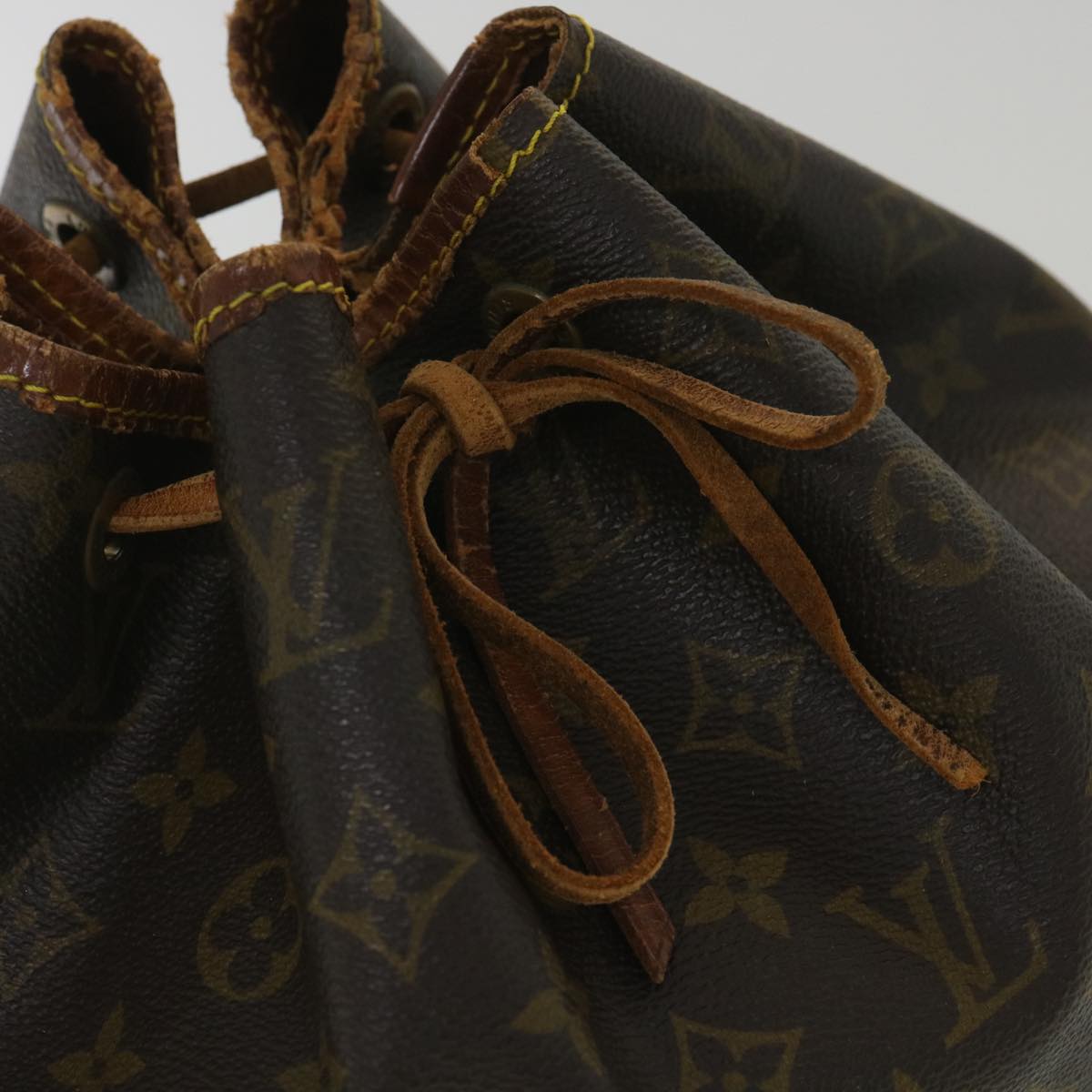 LOUIS VUITTON Monogram Petit Noe Shoulder Bag M42226 LV Auth 38442