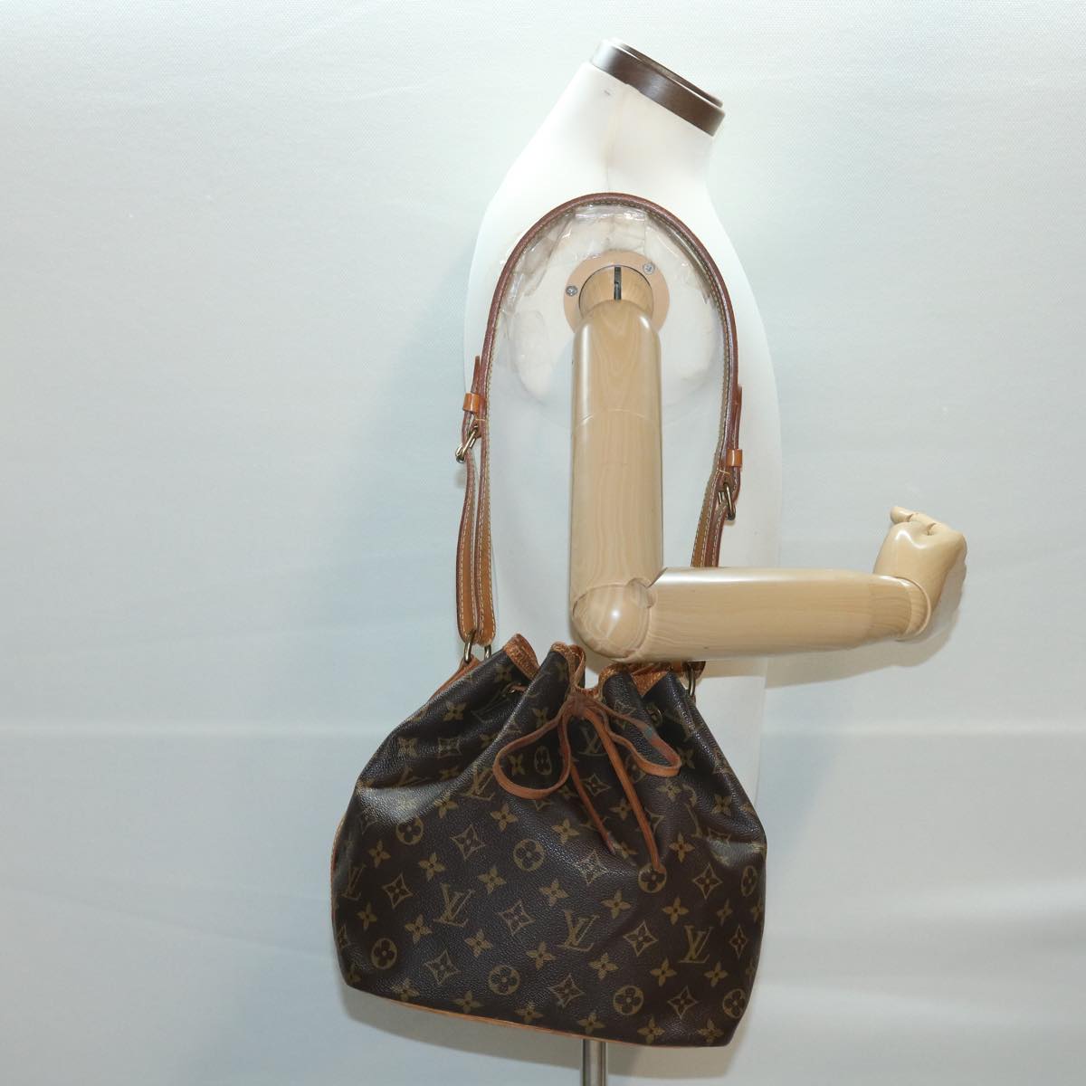 LOUIS VUITTON Monogram Petit Noe Shoulder Bag M42226 LV Auth 38571