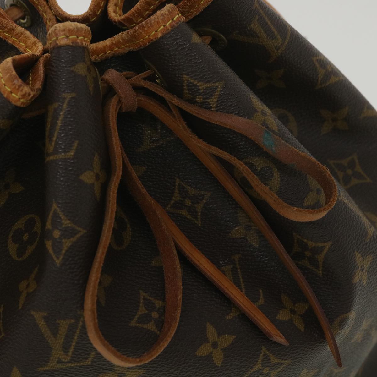 LOUIS VUITTON Monogram Petit Noe Shoulder Bag M42226 LV Auth 38571