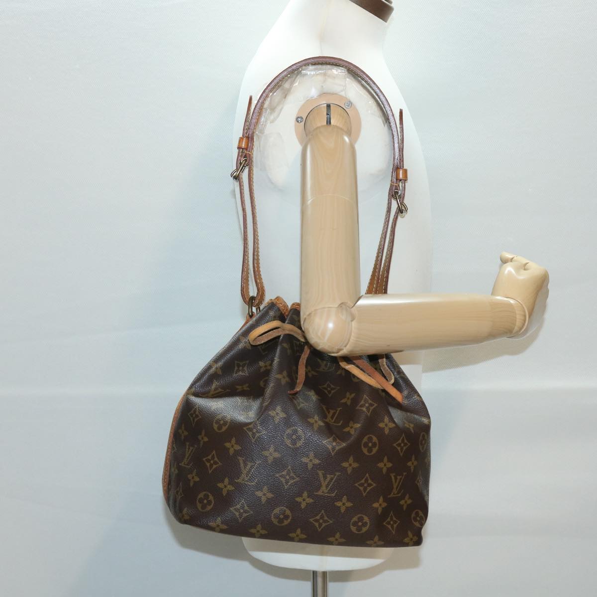 LOUIS VUITTON Monogram Petit Noe Shoulder Bag M42226 LV Auth 38572