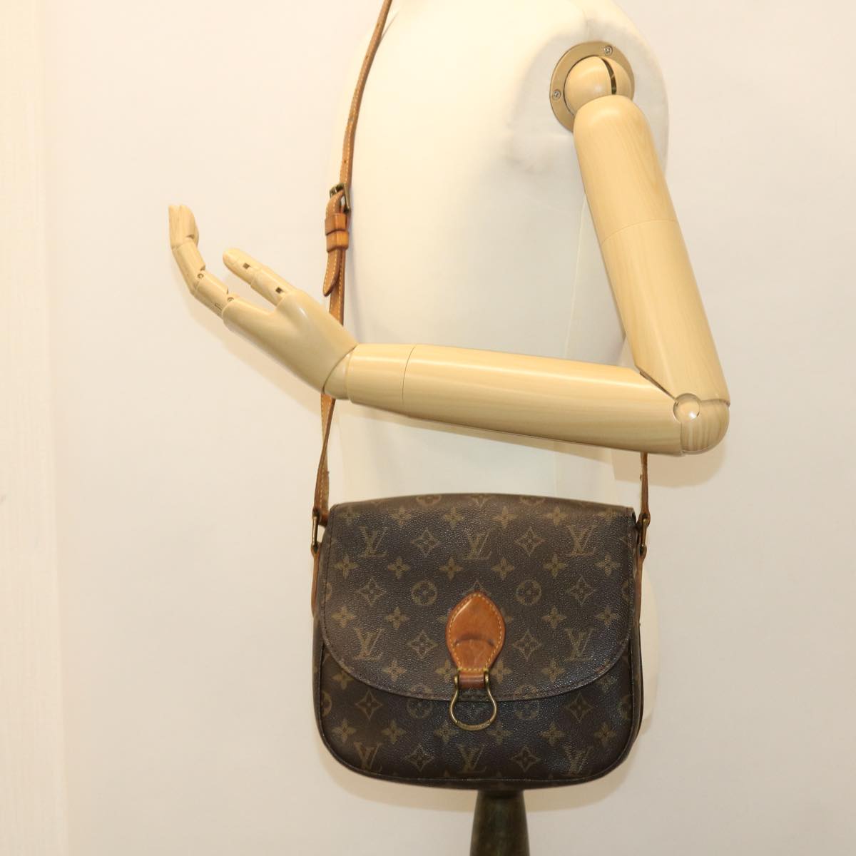 LOUIS VUITTON Monogram Saint Cloud GM Shoulder Bag M51242 LV Auth 38691