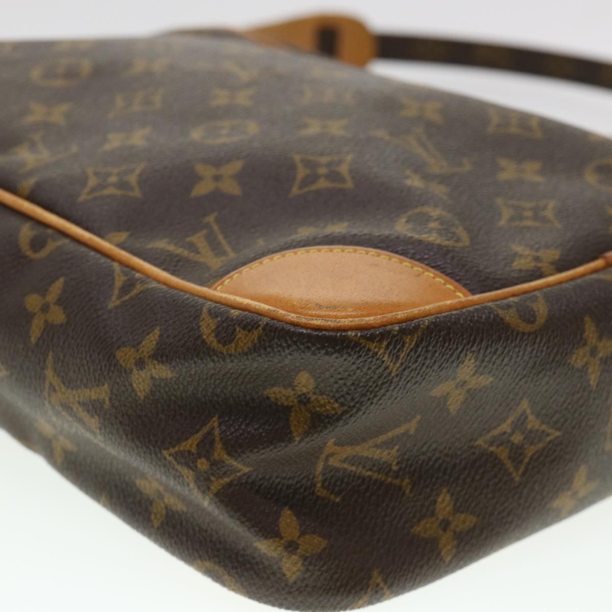 LOUIS VUITTON Monogram Danube MM Shoulder Bag M45264 LV Auth 38871