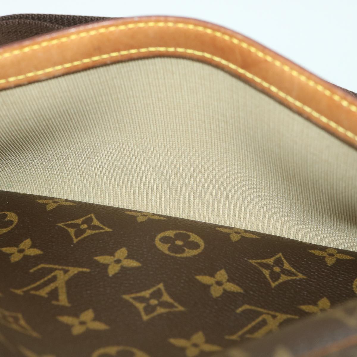 LOUIS VUITTON Monogram Reporter PM Shoulder Bag M45254 LV Auth 38872