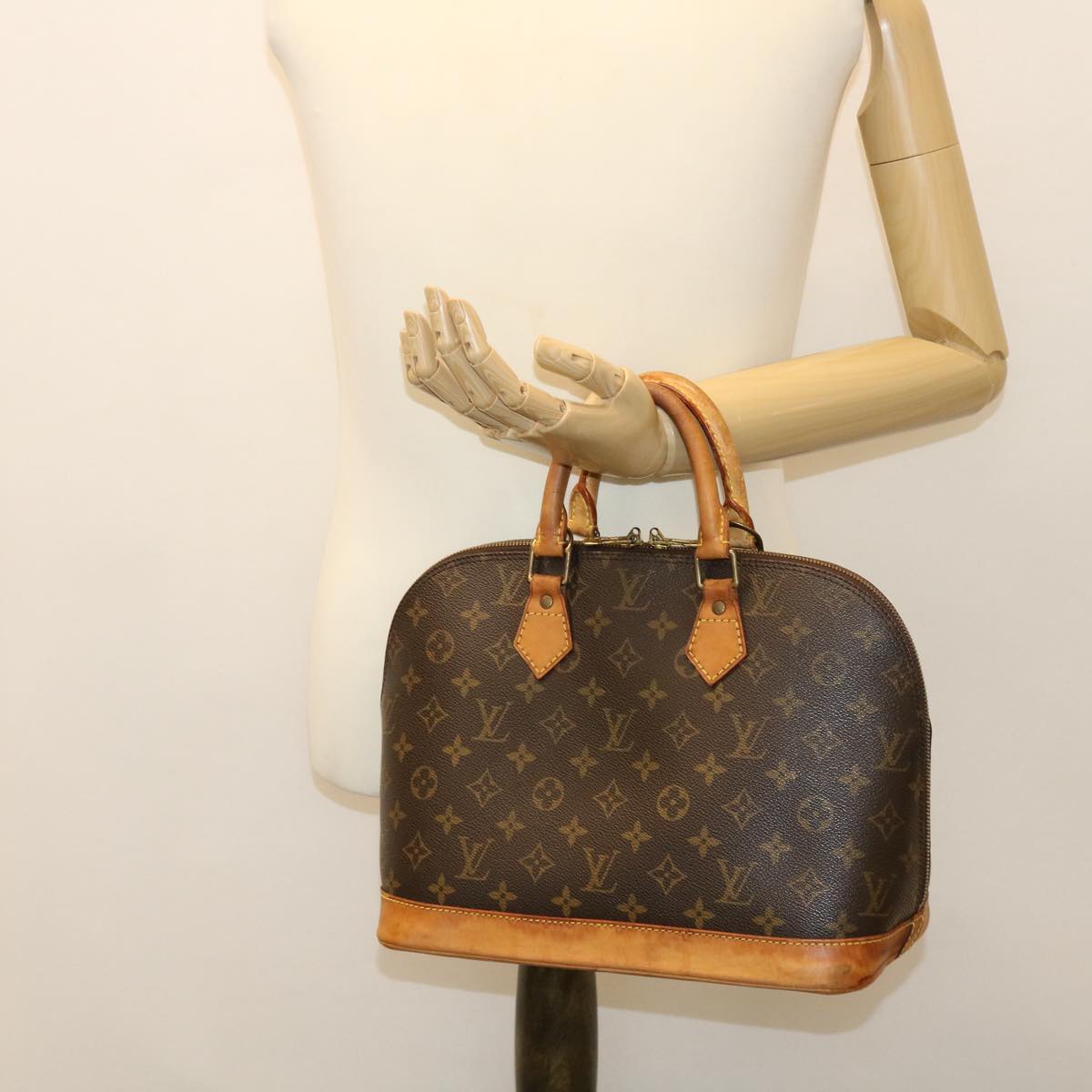 LOUIS VUITTON Monogram Alma Hand Bag M51130 LV Auth 38882