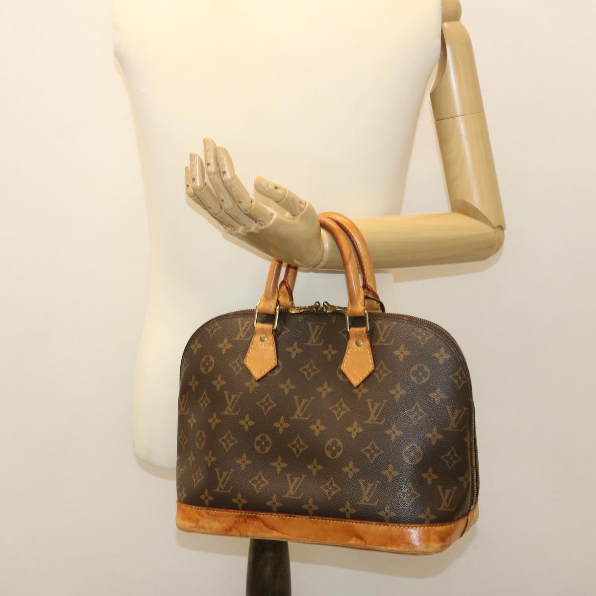 LOUIS VUITTON Monogram Alma Hand Bag M51130 LV Auth 38962