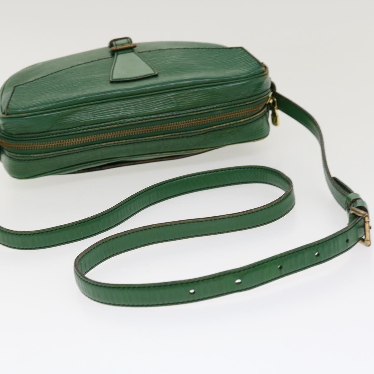 LOUIS VUITTON Epi June Feuille Shoulder Bag Green M52154 LV Auth 38974