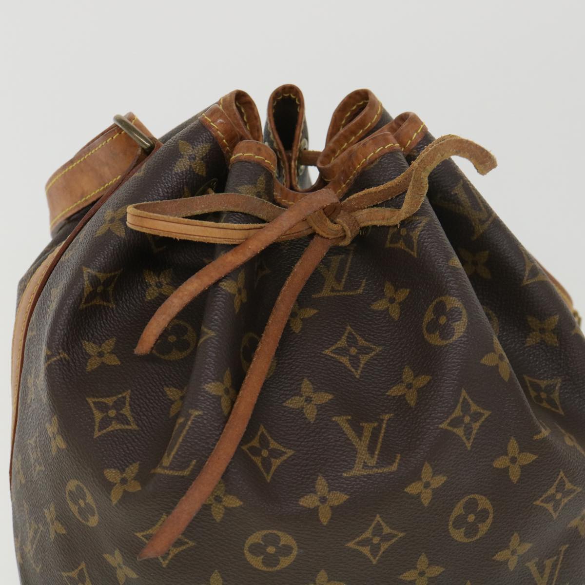 LOUIS VUITTON Monogram Petit Noe Shoulder Bag M42226 LV Auth 39014