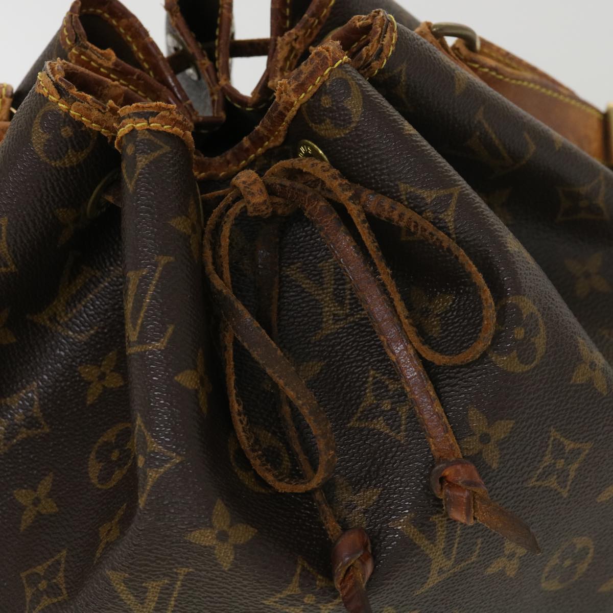 LOUIS VUITTON Monogram Noe Shoulder Bag M42224 LV Auth 39084