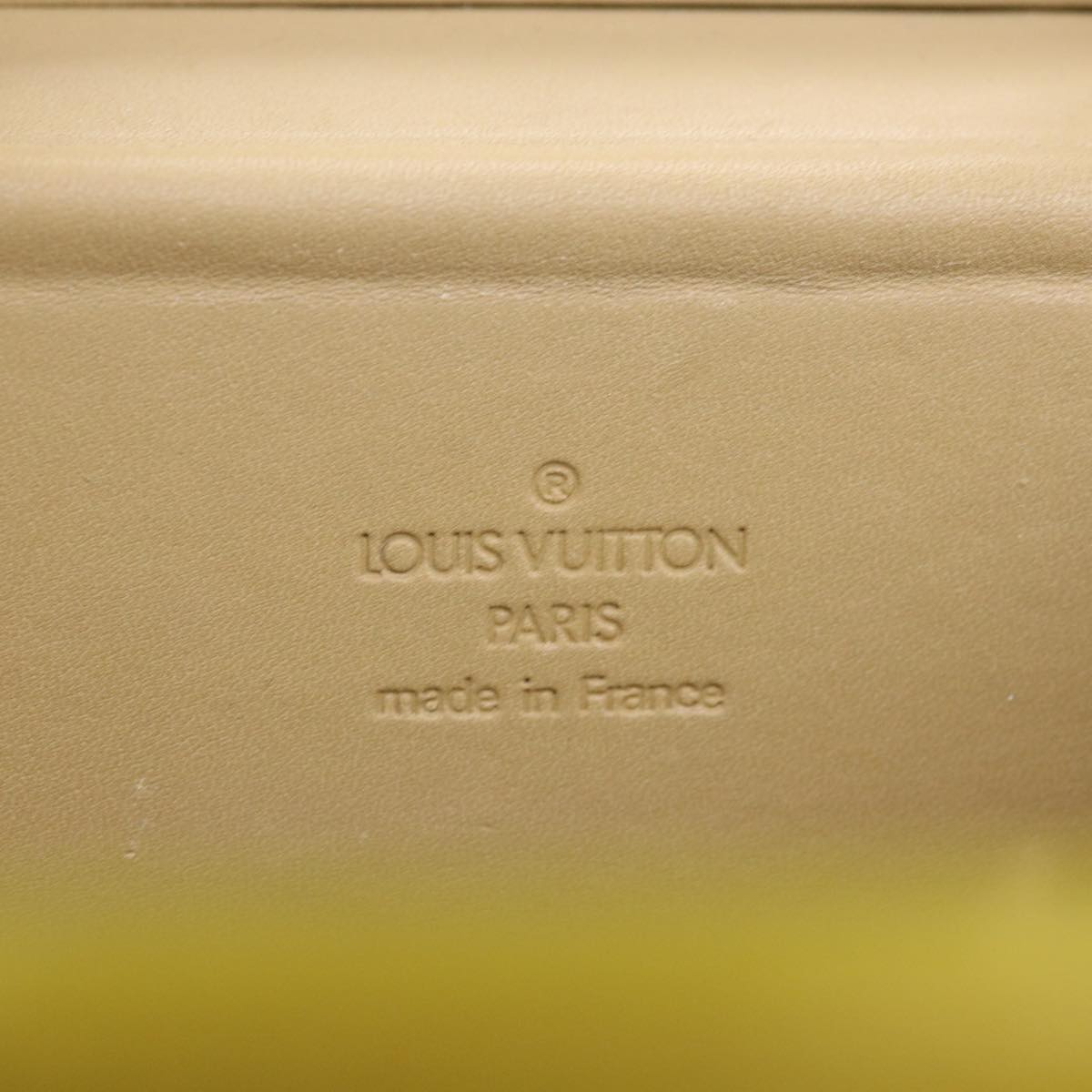 LOUIS VUITTON Monogram Vernis Bleecker Cosmetic Pouch Beige M91002 Auth 39256