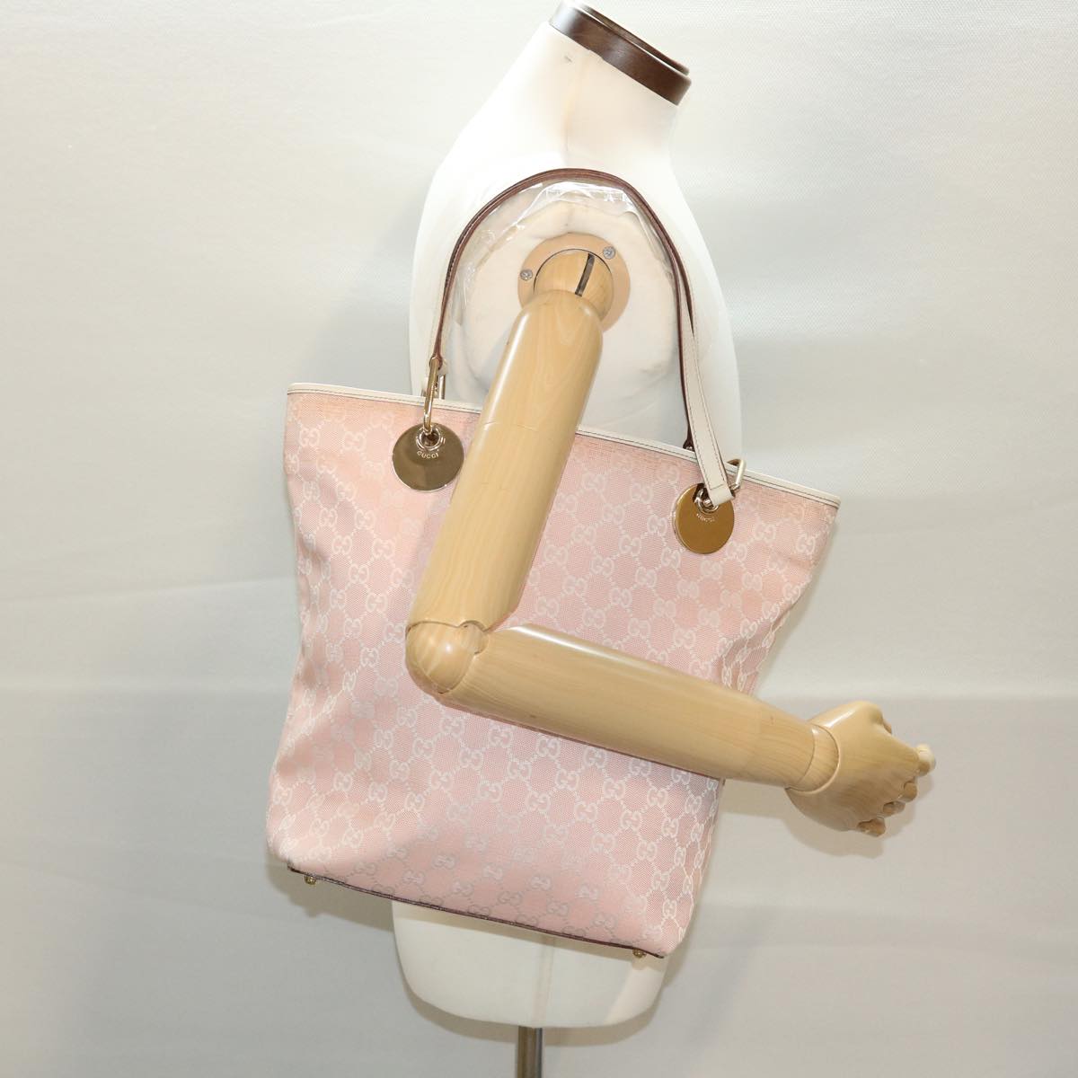 GUCCI GG Canvas Shoulder Bag Pink 120836 Auth 39455