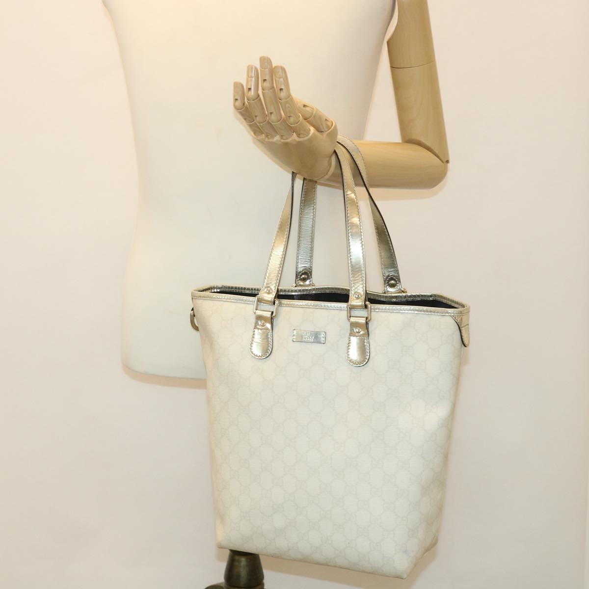 GUCCI GG Canvas Tote Bag PVC Leather White 189896 Auth 39964