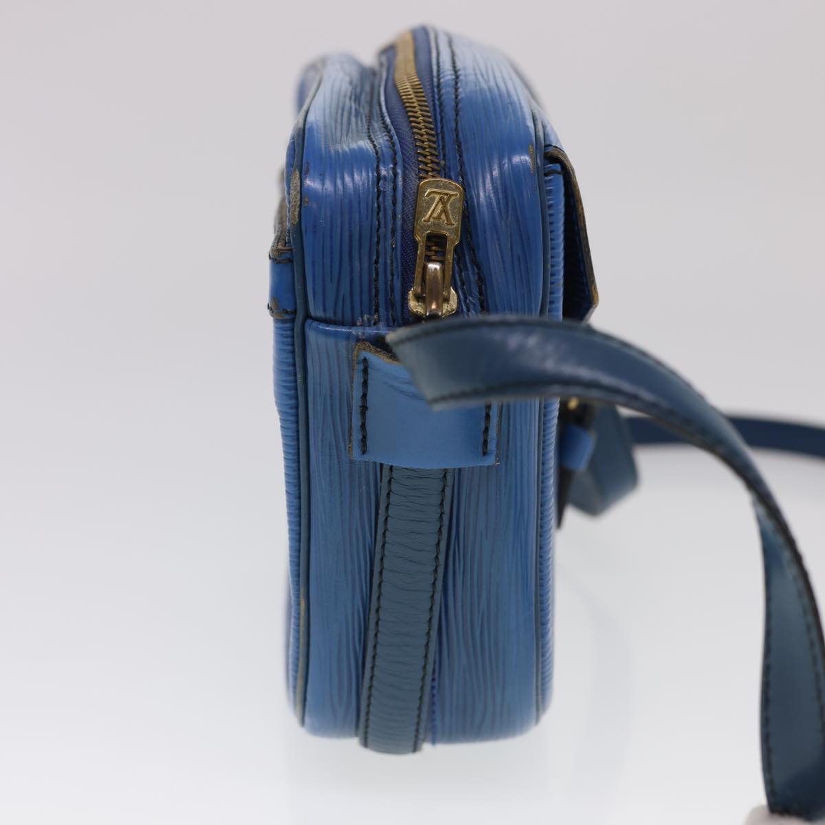 LOUIS VUITTON Epi June Feuille Shoulder Bag Blue M52155 LV Auth 40091