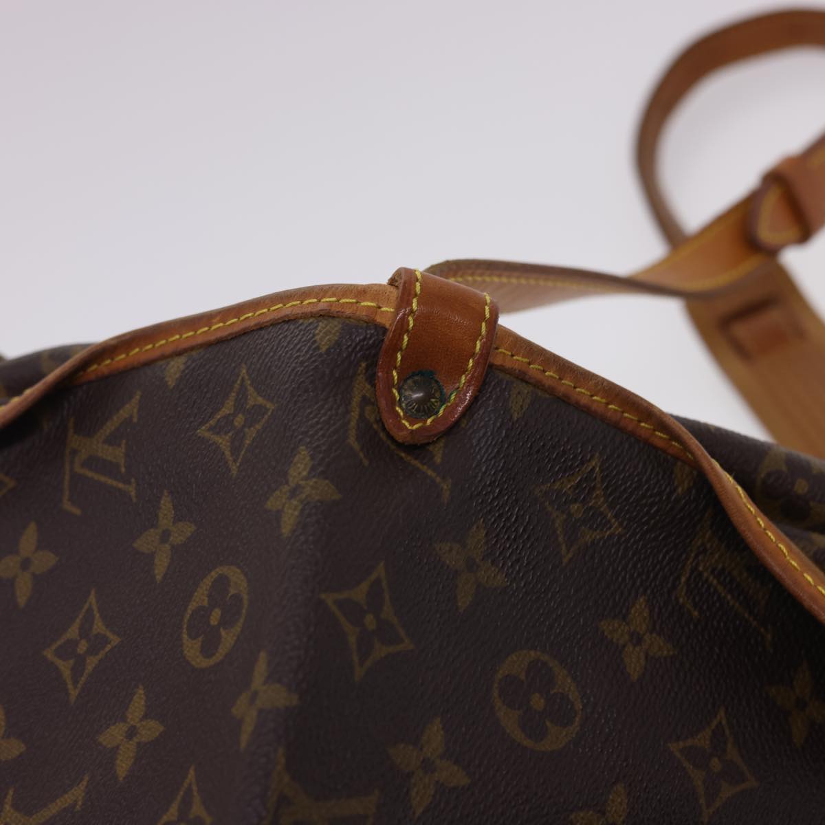 LOUIS VUITTON Monogram Saumur 30 Shoulder Bag M42256 LV Auth 40092