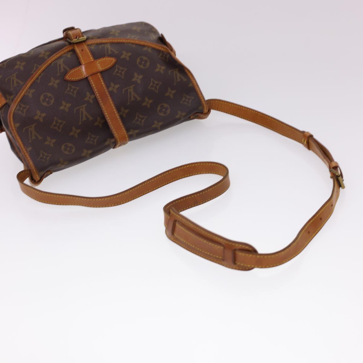 LOUIS VUITTON Monogram Saumur 30 Shoulder Bag M42256 LV Auth 40092