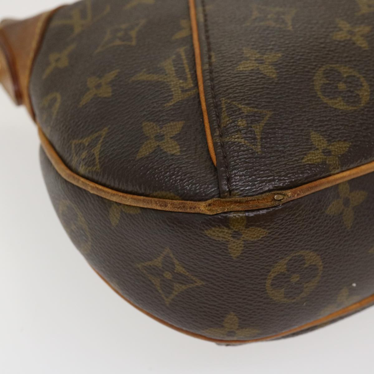 LOUIS VUITTON Monogram Thames PM Shoulder Bag M56384 LV Auth 40169