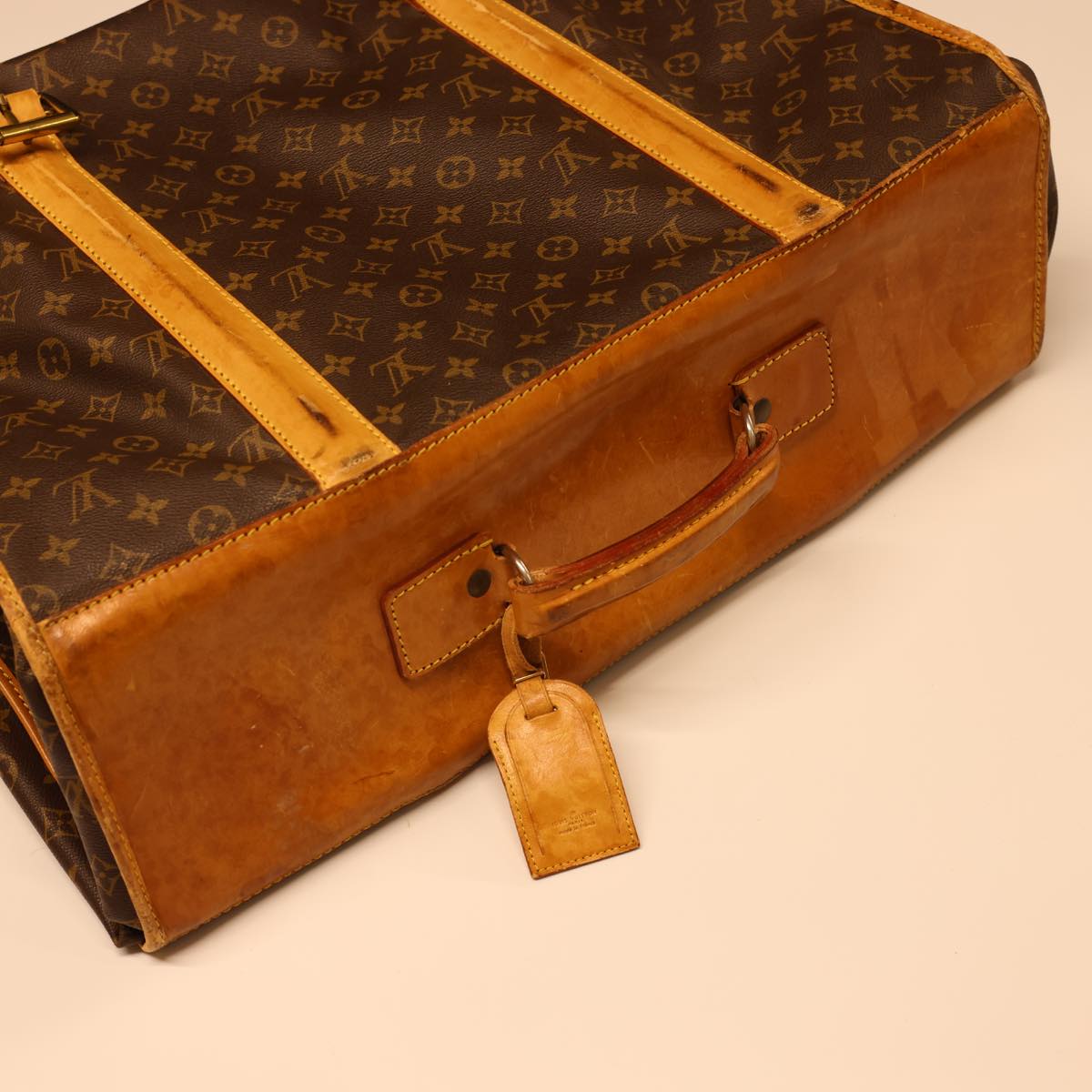 LOUIS VUITTON Monogram Suter Garment Cover M23522 LV Auth 40230