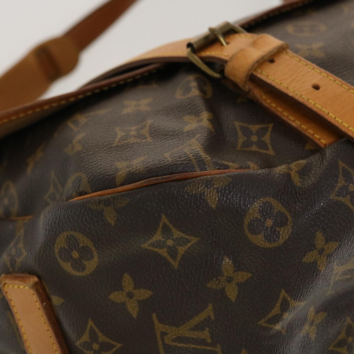 LOUIS VUITTON Monogram Saumur 43 Shoulder Bag M42252 LV Auth 40297