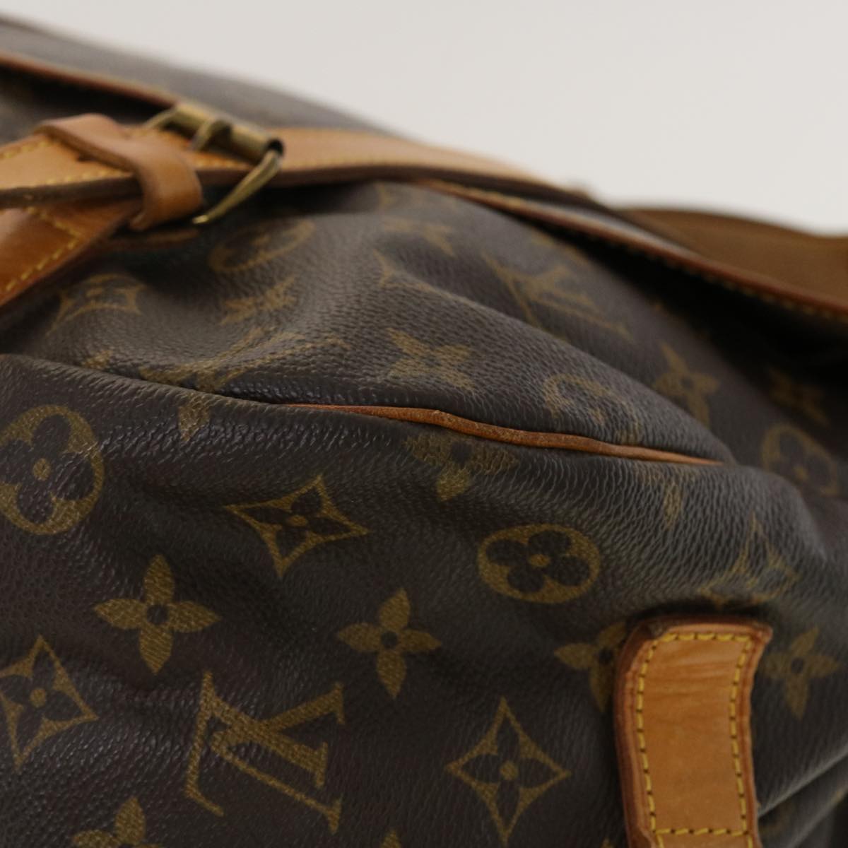 LOUIS VUITTON Monogram Saumur 43 Shoulder Bag M42252 LV Auth 40297