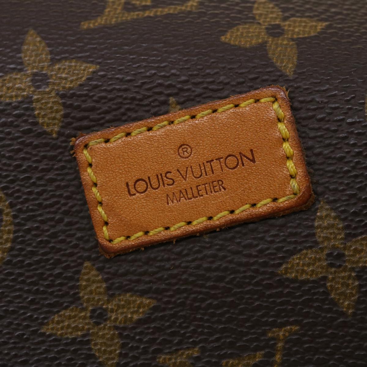 LOUIS VUITTON Monogram Saumur 43 Shoulder Bag M42252 LV Auth 40297