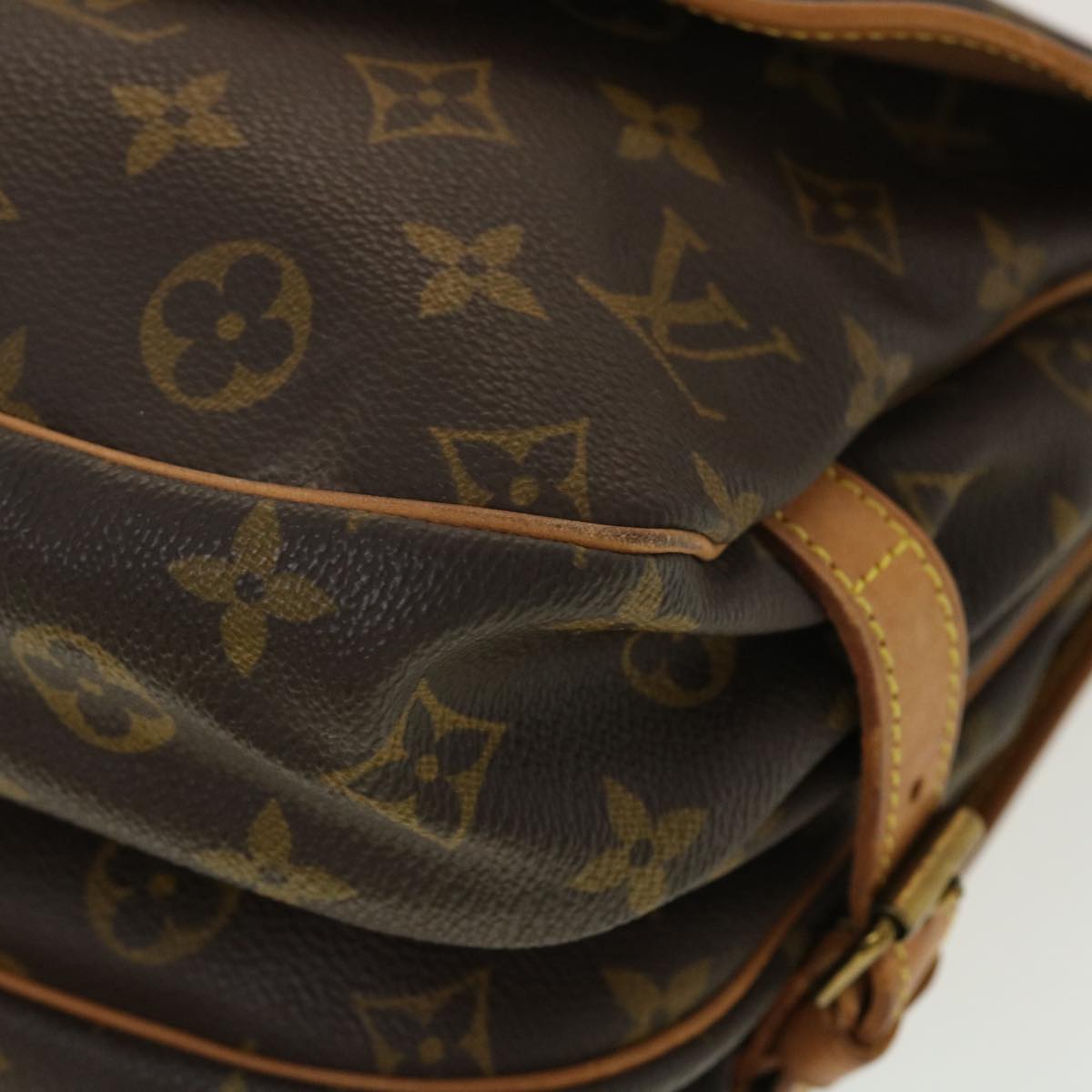 LOUIS VUITTON Monogram Saumur 30 Shoulder Bag M42256 LV Auth 40300