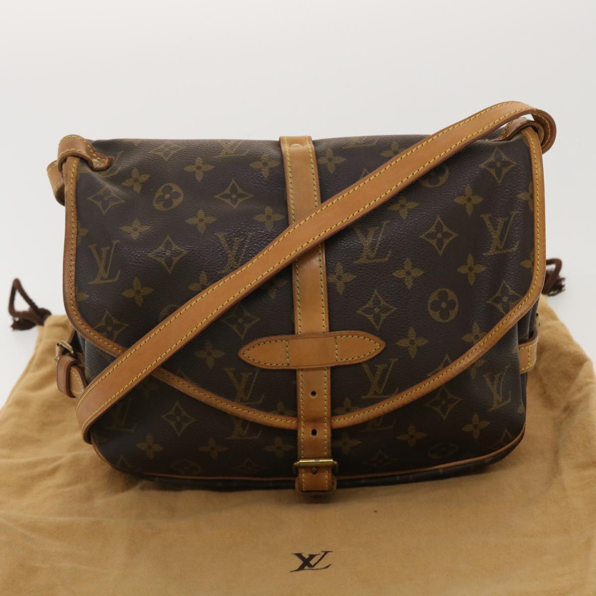 LOUIS VUITTON Monogram Saumur 30 Shoulder Bag M42256 LV Auth 40300