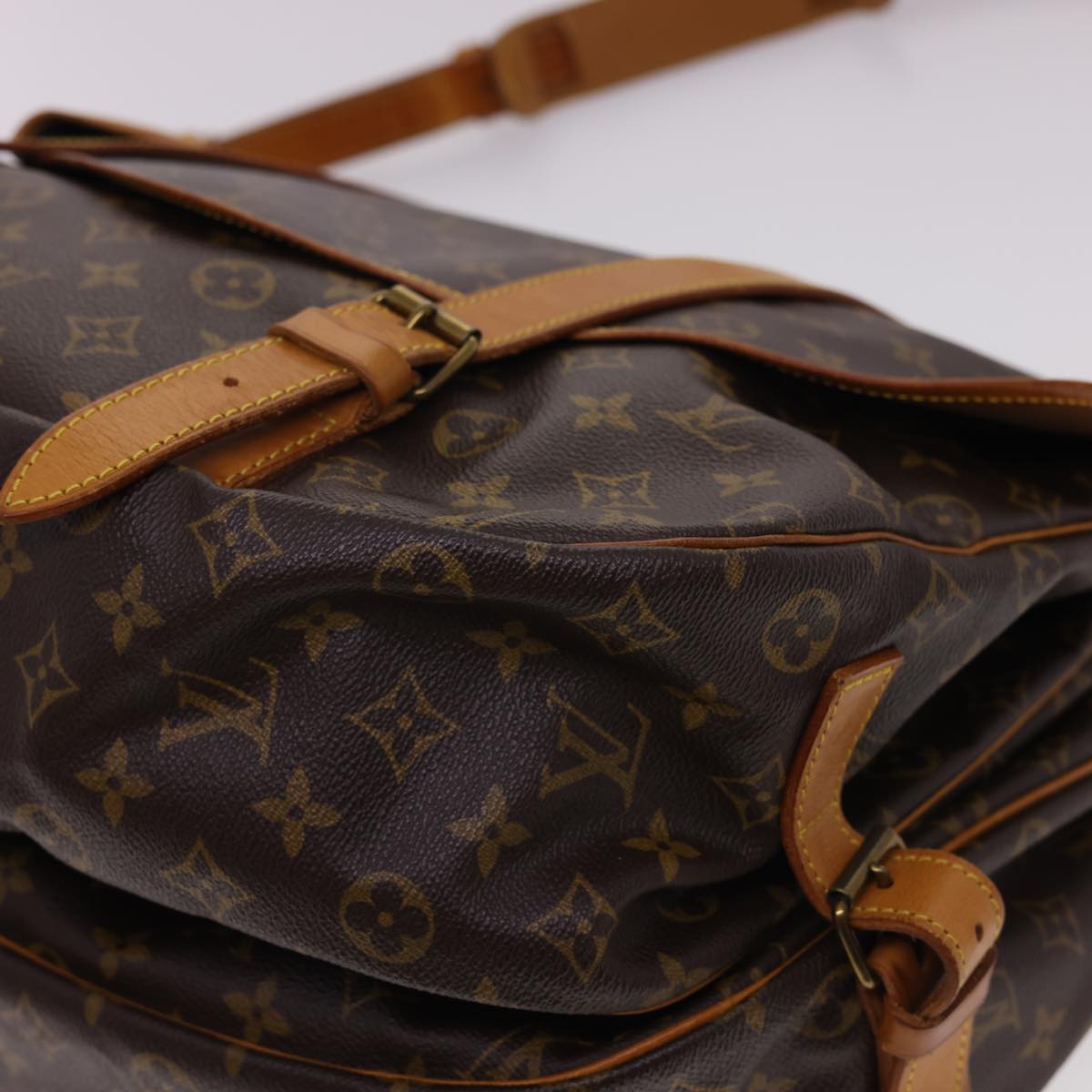 LOUIS VUITTON Monogram Saumur 43 Shoulder Bag M42252 LV Auth 40442