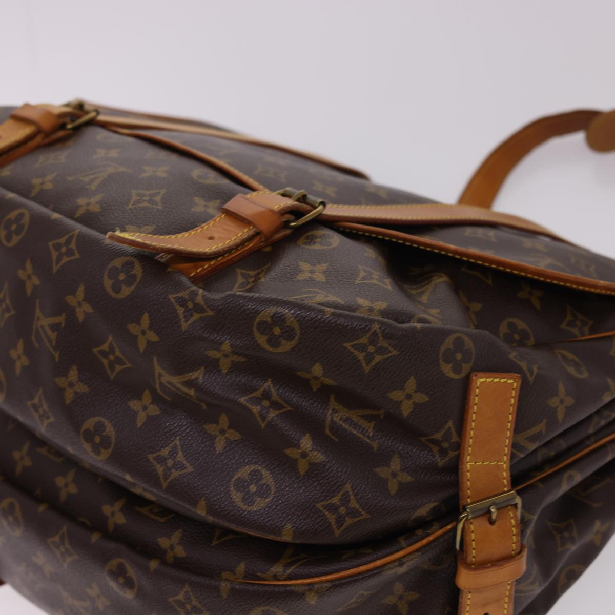 LOUIS VUITTON Monogram Saumur 43 Shoulder Bag M42252 LV Auth 40442