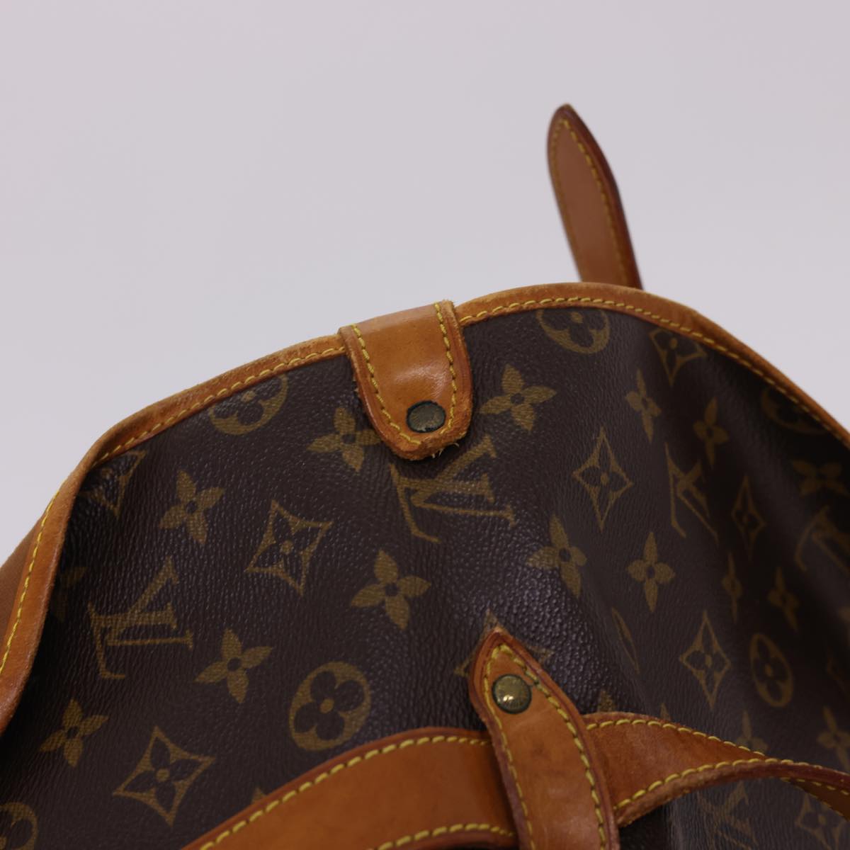 LOUIS VUITTON Monogram Saumur 43 Shoulder Bag M42252 LV Auth 40442