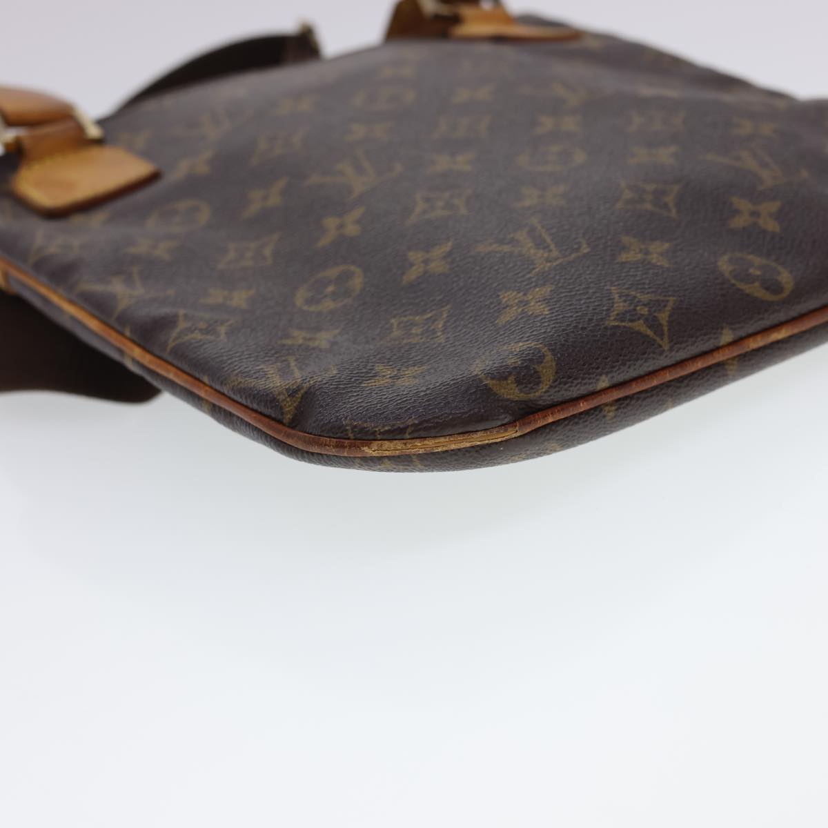 LOUIS VUITTON Monogram Pochette Bosphore Shoulder Bag M40044 LV Auth 40513