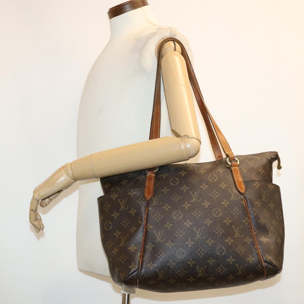 LOUIS VUITTON Monogram Totally MM Tote Bag M56689 LV Auth 40517