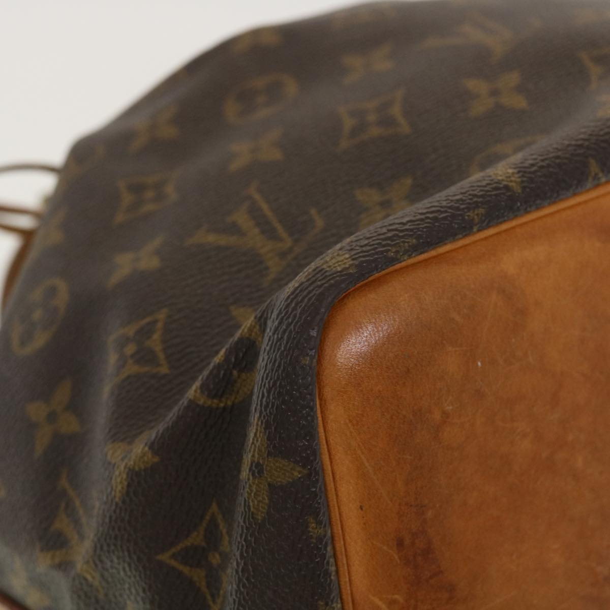 LOUIS VUITTON Monogram Petit Noe Shoulder Bag M42226 LV Auth 40661